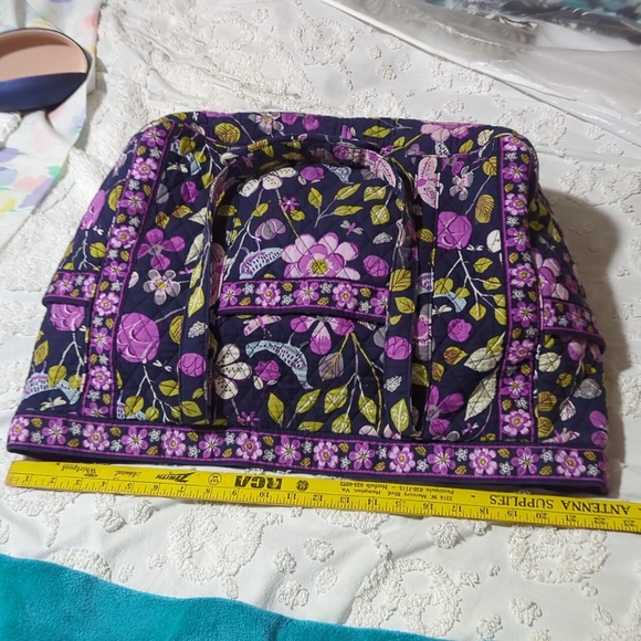 Vera Bradley Floral Quilted Women's Overnight Tote/Carry On Bag - Picture 4 of 16